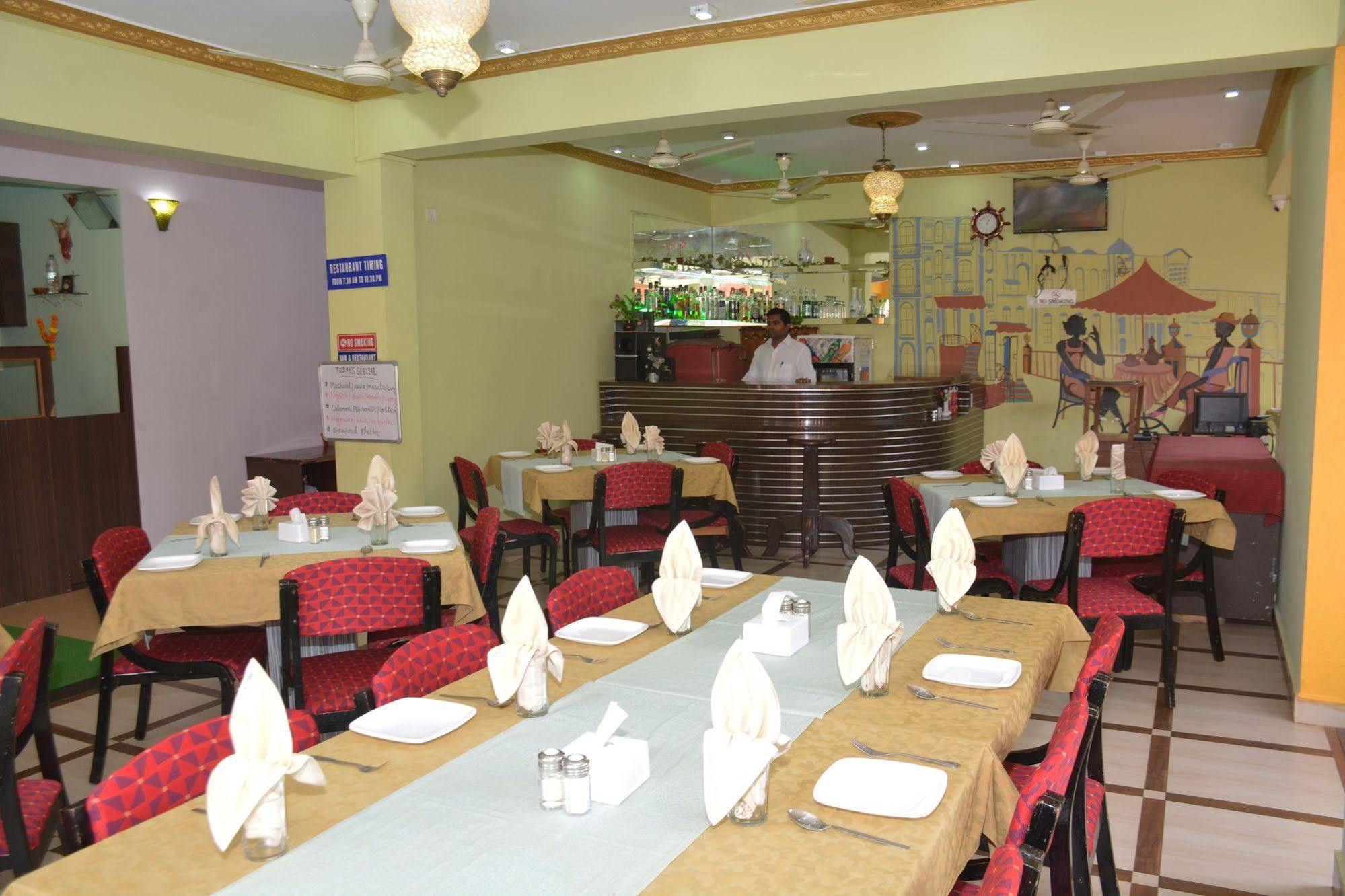 Rbr Suites Calangute Luaran gambar