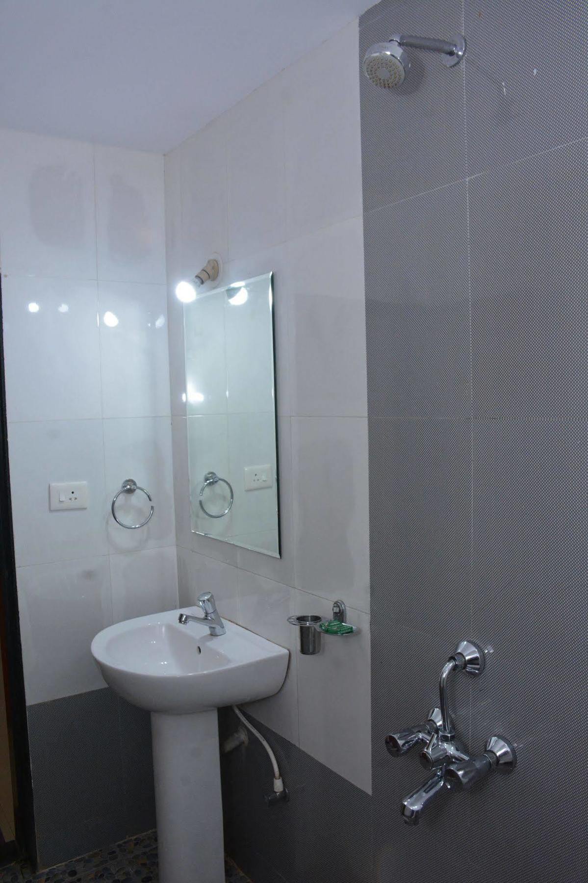 Rbr Suites Calangute Luaran gambar